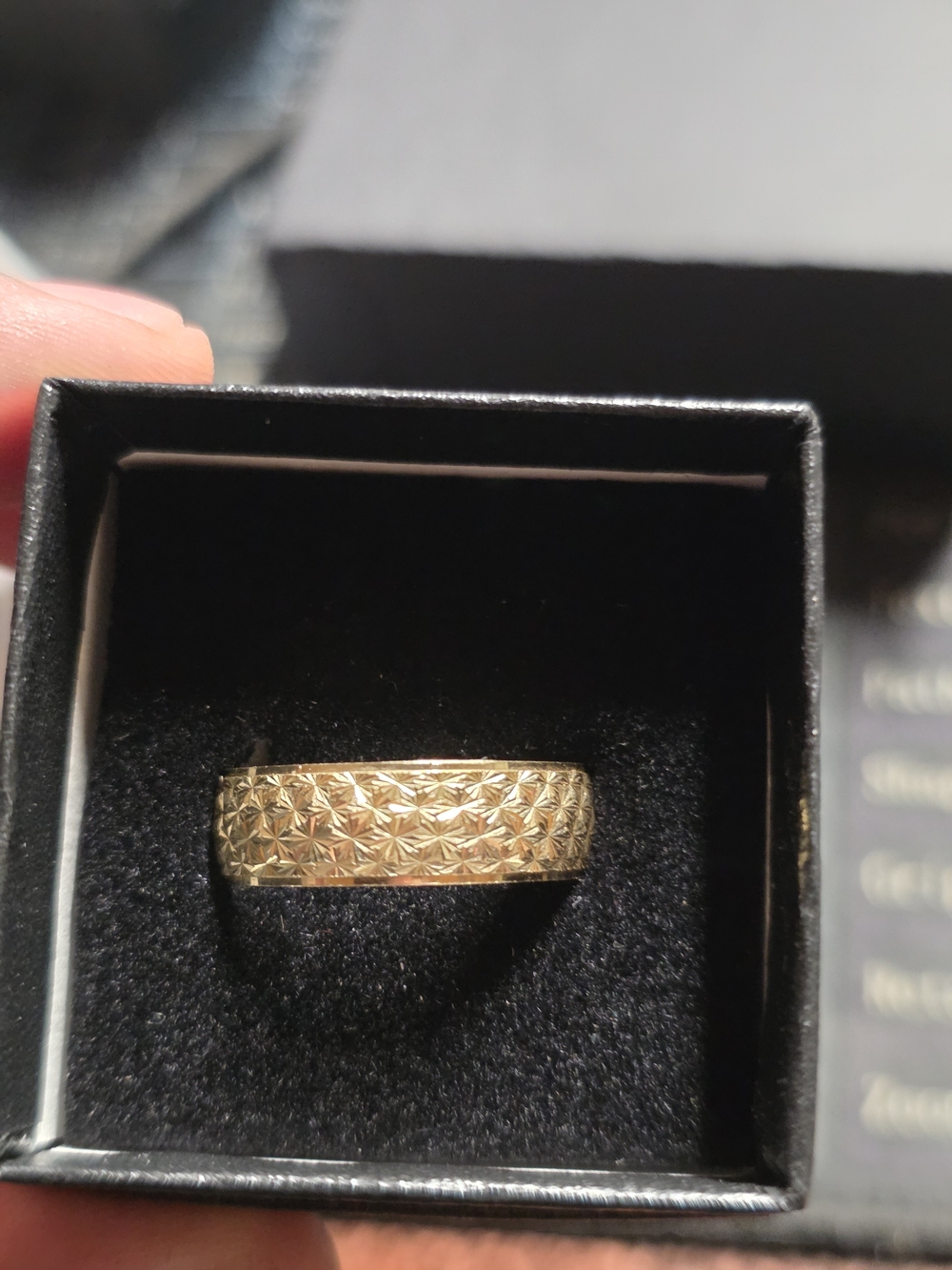 Elegant Textured 10K Gold Band Ring - Size 10.5